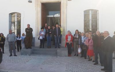 PARO INTERNACIONAL DE MUJERES EN LA PUERTA DEL AYUNTAMIENTO